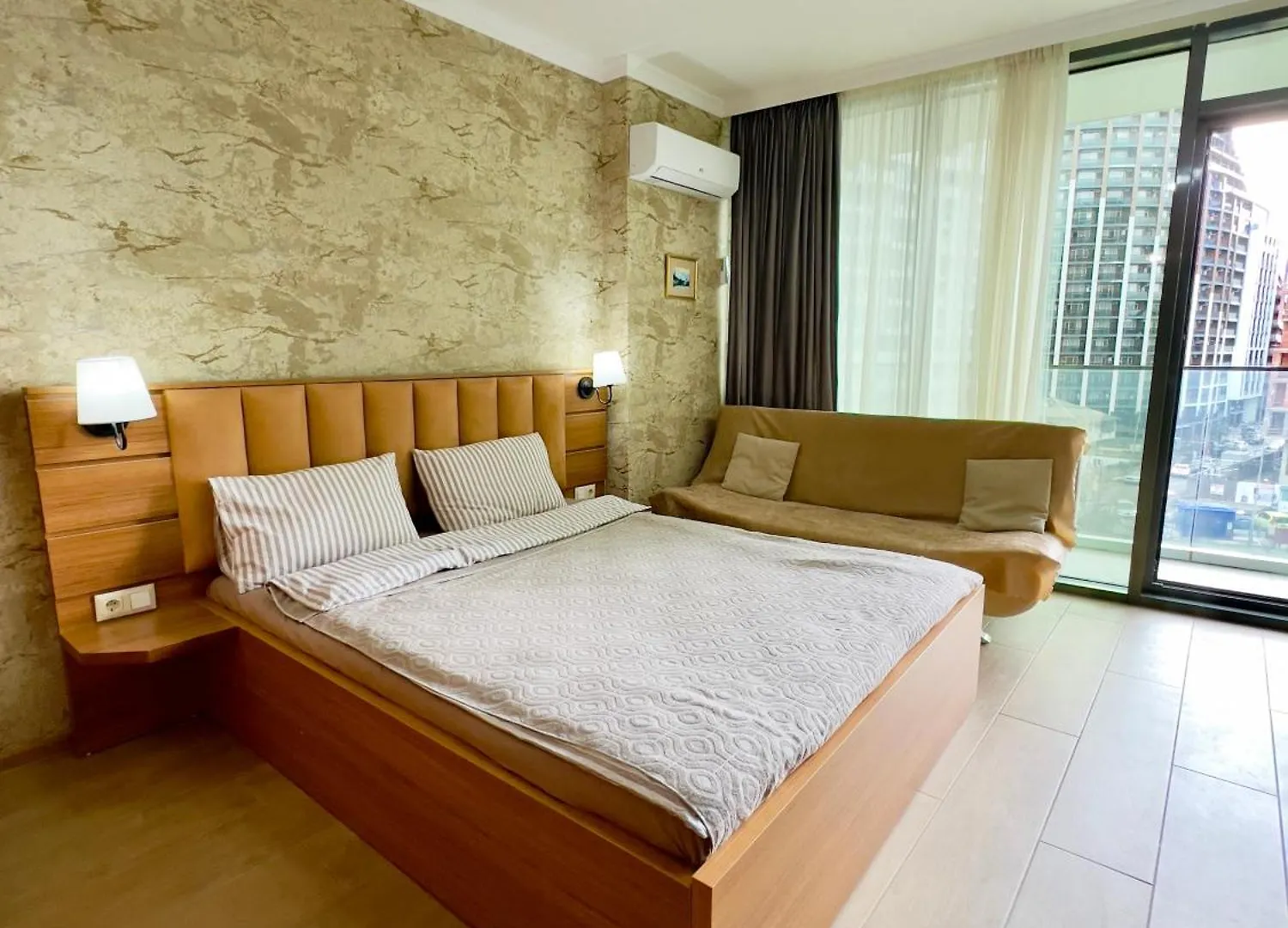 Студия С Боковым Видом На Море В Batumi View 0*,